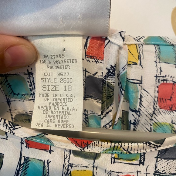 Vintage 90s Silky Short Sleeve Geometric Blouse - Picture 7 of 7